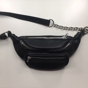 brandy melville fanny pack with chain